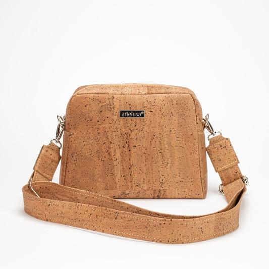 Umhängetasche aus Kork-Tabak.