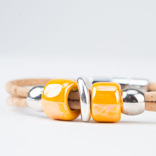 NATURKORKARMBAND MIT 2 WINDUNGEN, ORANGE KERAMIK- UND SILBERPERLEN