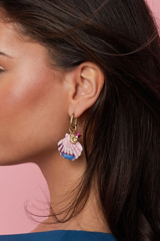 Ohrringe mit großen Muschel- und Perlenanhängern