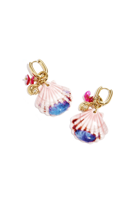 Ohrringe mit großen Muschel- und Perlenanhängern