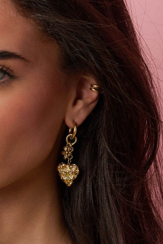 Ohrringe mit Blumenherz und Perlenanhänger