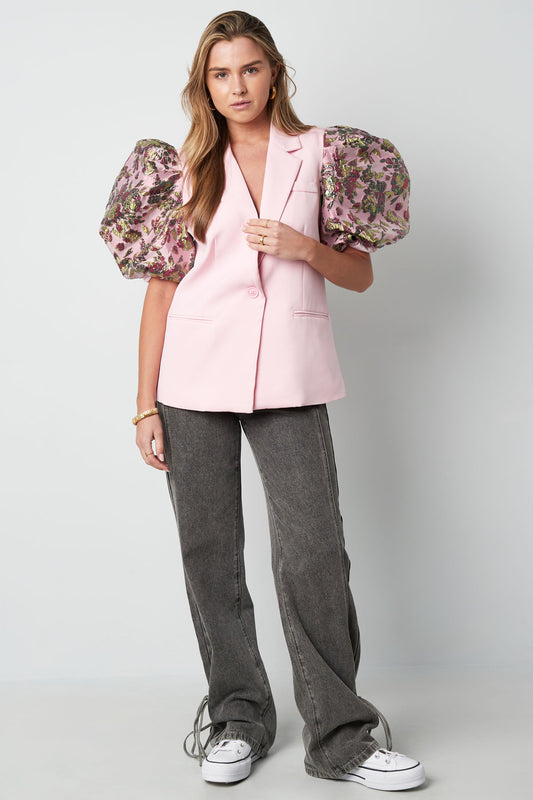 eleganter-zweiteiler-damen-am-model
