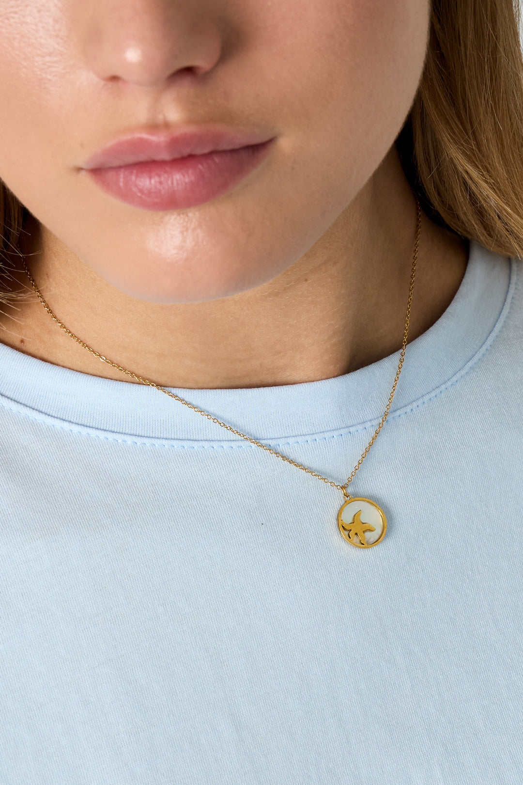 Necklace with starfish in circle