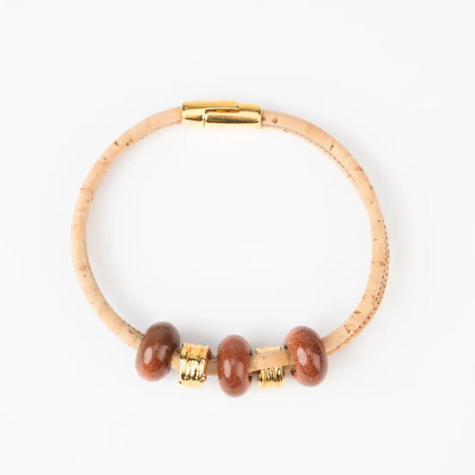 Nachhaltiges Damenarmband aus Naturkork mit brauner Keramik und Golddetails