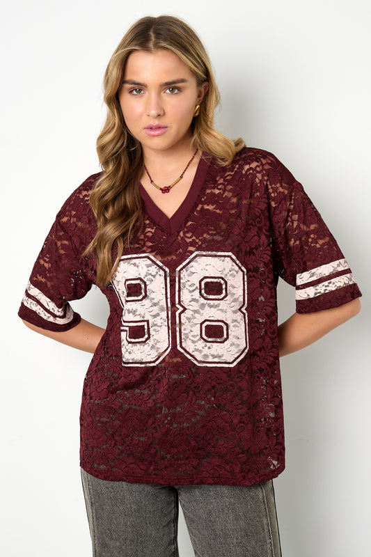 sportliches-damen-t-shirt-am-model