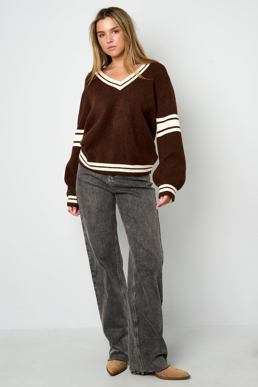 Gestrickte Polyesterfaser Damen V-Ausschnitt Pullover Sportlich Kontraststreifen
