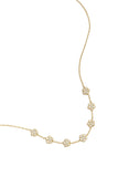 Elegante Halskette mit Zirkonia-besetzten Blüten