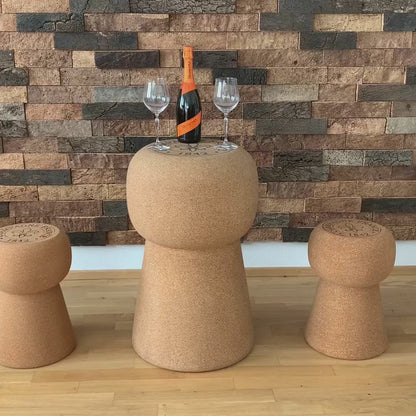 verKORKst Premium Kork-Beistelltisch und Hocker in Form eines riesigen Champagnerkorken  Individualisierbar  Bar-Stool und Bar-Table XL Champagner Kork Barhocker und Bartisch