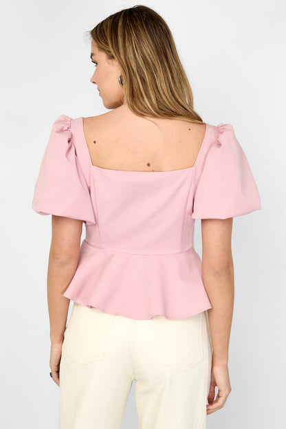 ariana-damen-top-elegant-fabric-texture-close
