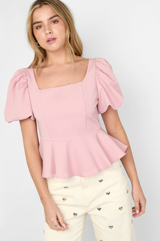 ariana-damen-top-elegant-model-wear-style