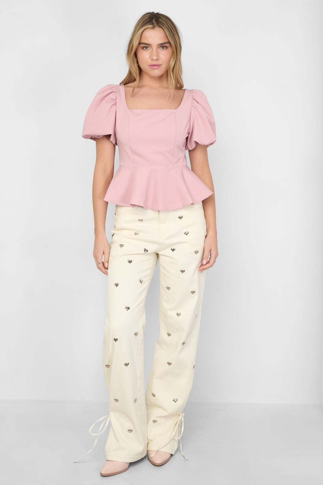 ariana-damen-top-elegant-outfit-styling-idea