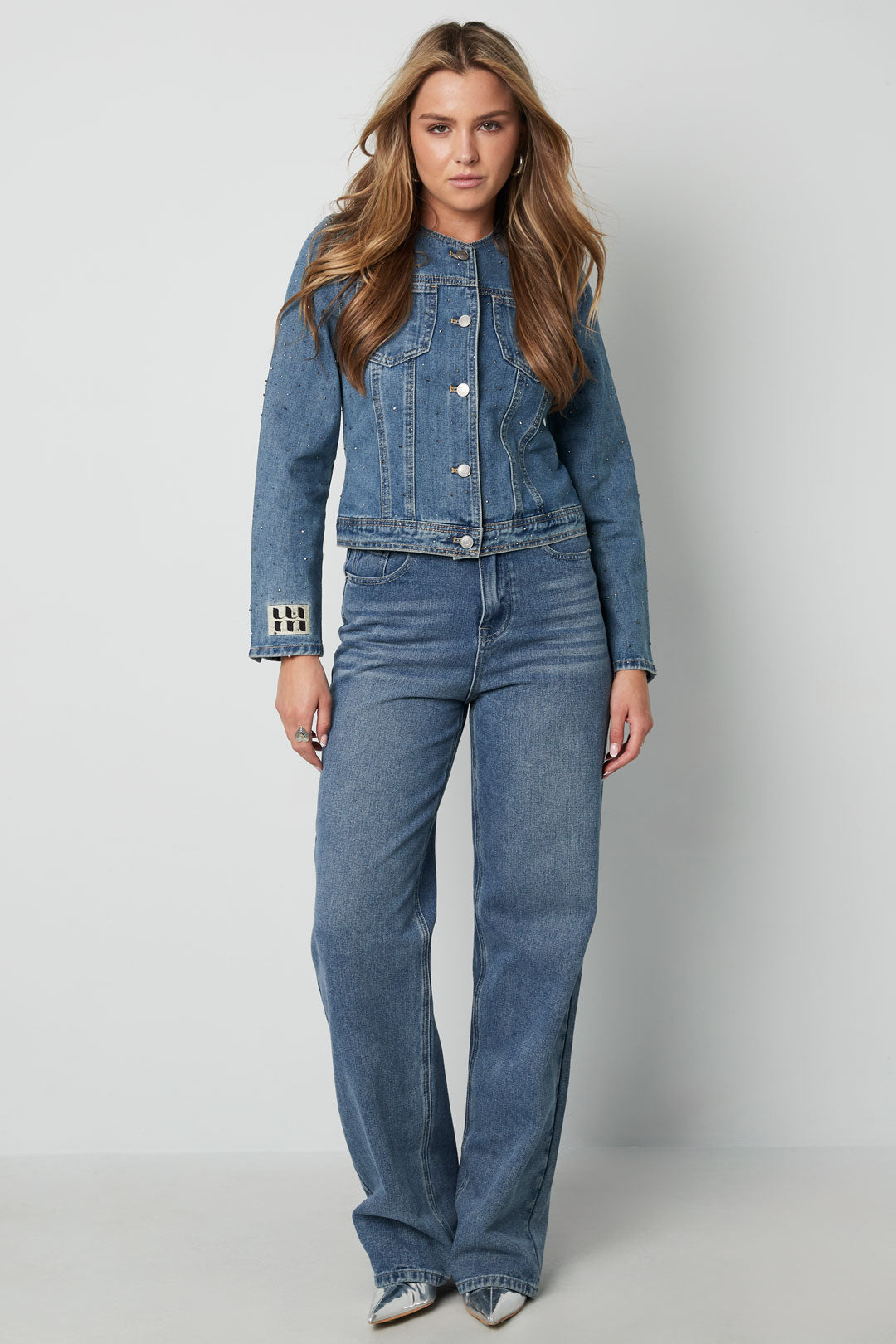 denim-damenjacke-classic-fit-kurz-model-wear-style