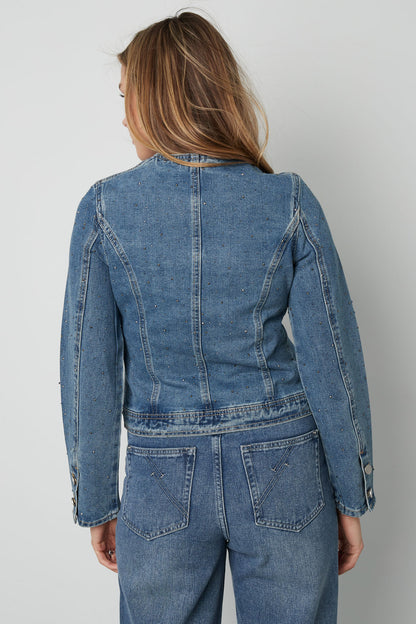 denim-damenjacke-classic-fit-kurz-outfit-styling-idea