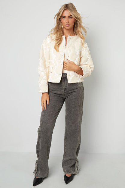 die-ava-jacke-damen-street-elegant-model-wear-style