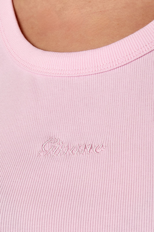 essentielles-top-damen-elegant-model-wear-style