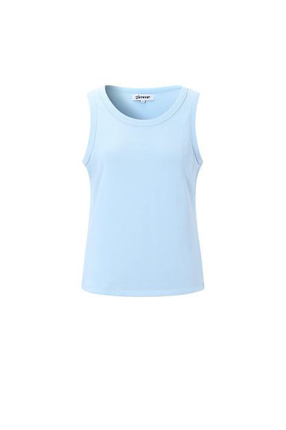 essentielles-top-damen-elegant-natural-light-photo