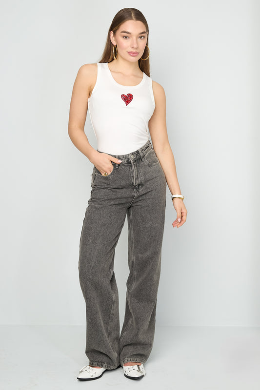 glaenzendes-herz-top-damen-elegant-model-wear-style