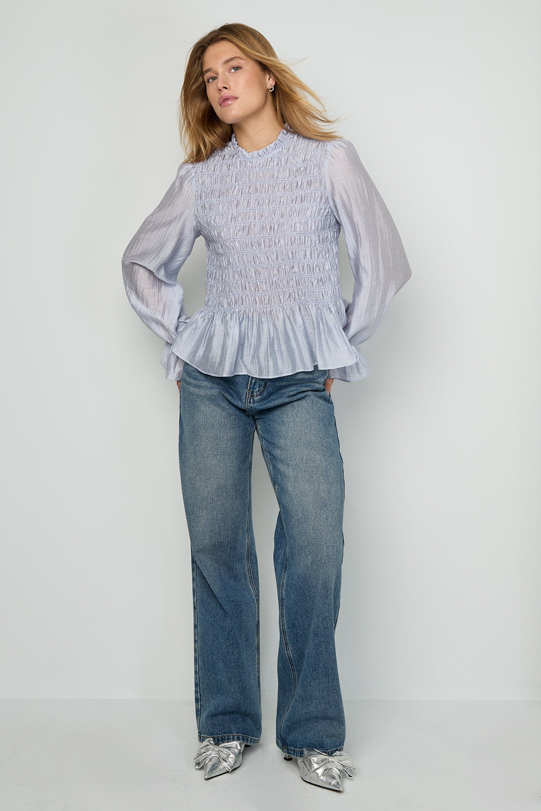 it-girl-damen-top-modern-elegant-close-fabric-detail