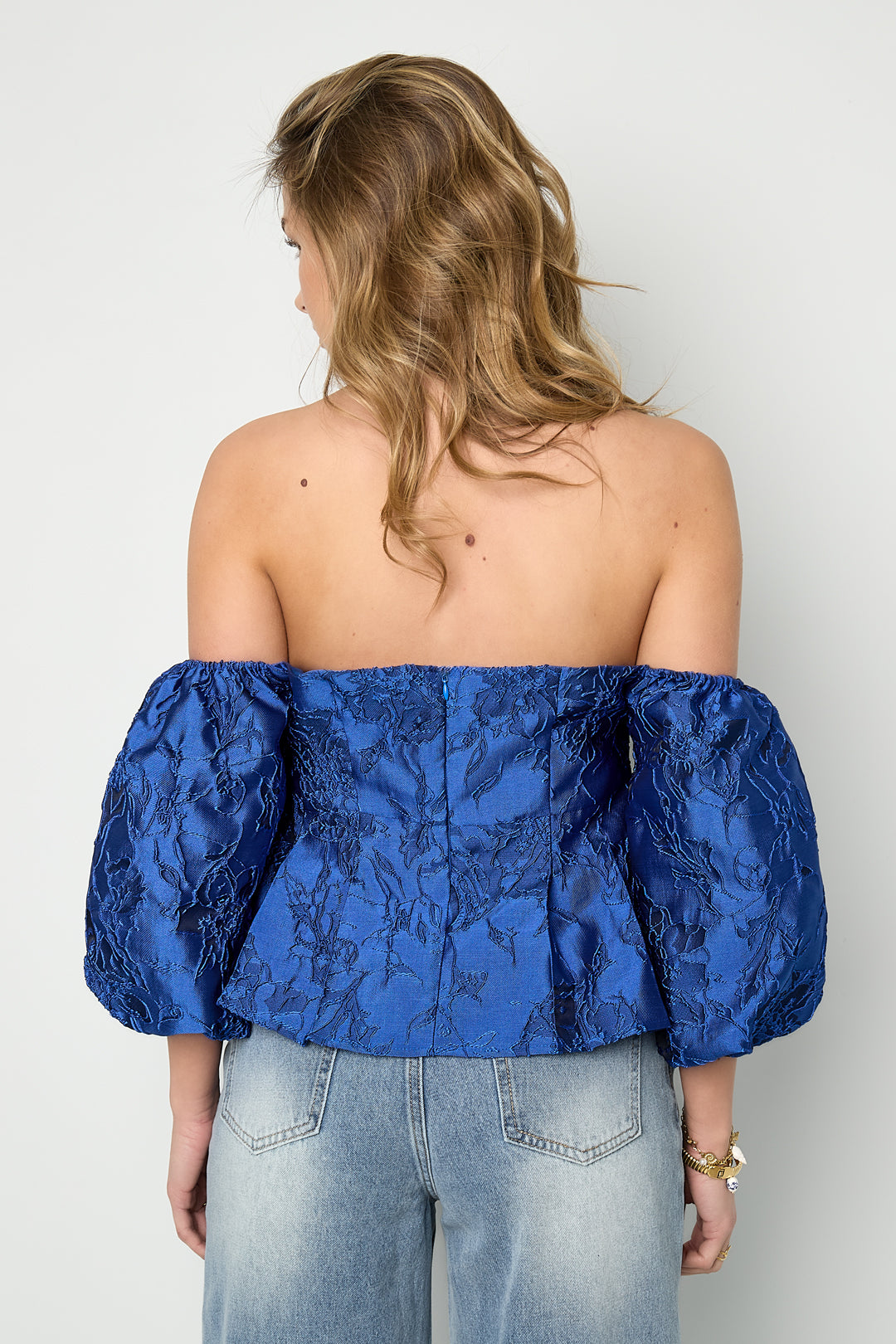 lovergirl-top-damen-elegant-close-fabric-detail