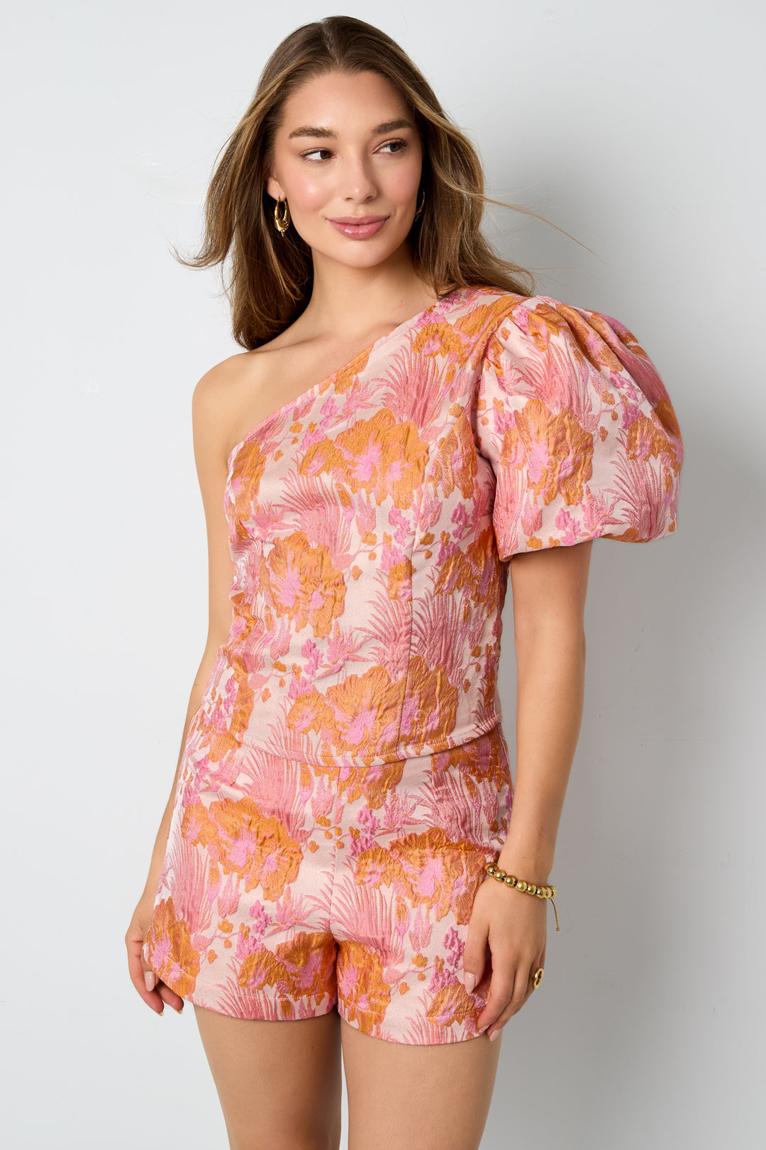 one-shoulder-damen-oberteil-blumen-gewebt-elegant-close-fabric-detail