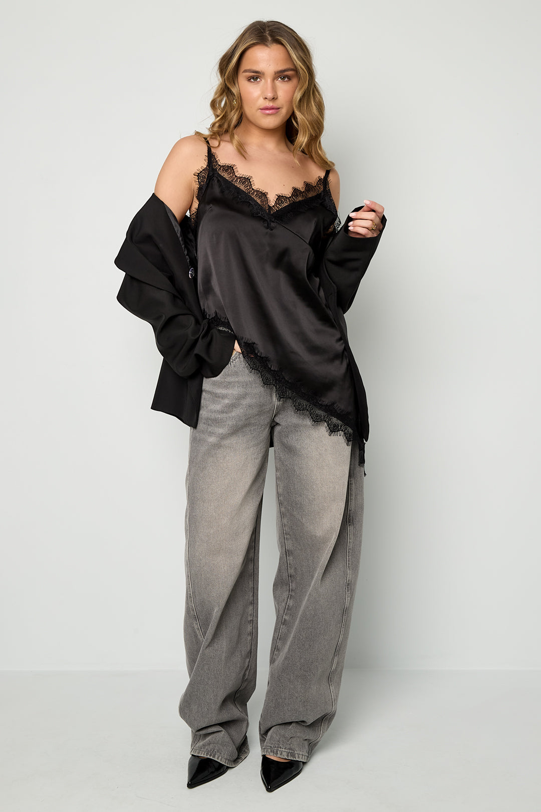 spitzenoberteil-damen-elegant-close-fabric-detail