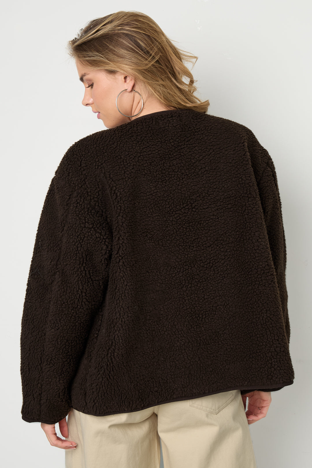 teddy-mantel-damen-autumn-light-photo-fashion