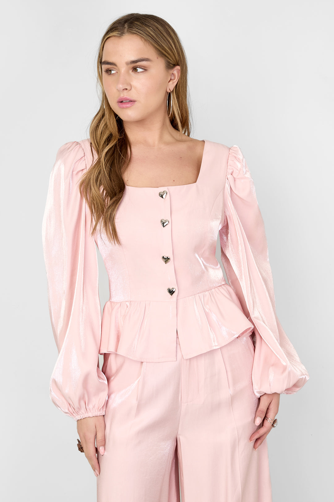 velvet-kiss-damen-top-elegant-close-fabric-detail