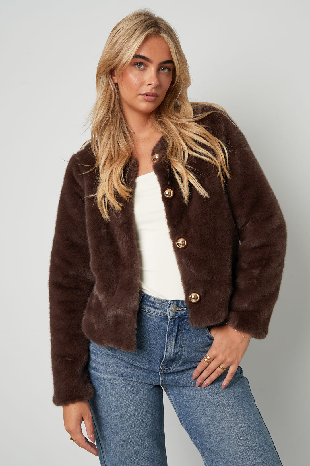 webstoff-damenjacke-elegant-close-fabric-detail