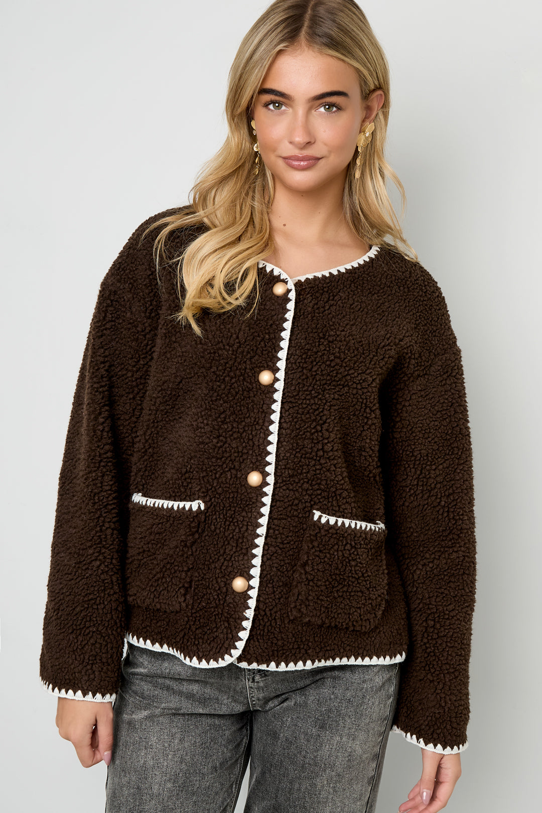 zoe-damen-jacke-elegant-close-fabric-detail