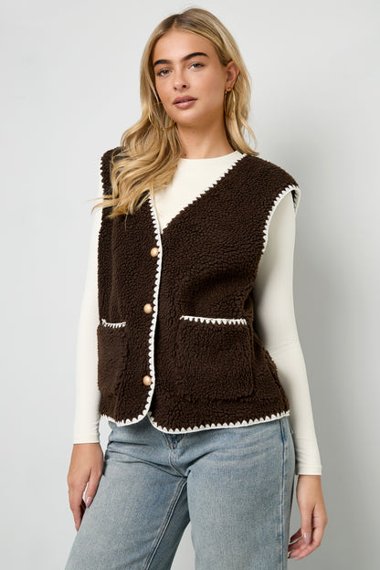 zoe-damen-weste-elegant-close-fabric-detail