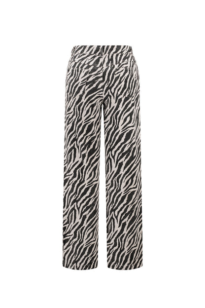 alltagslook-zebra-hose-damen