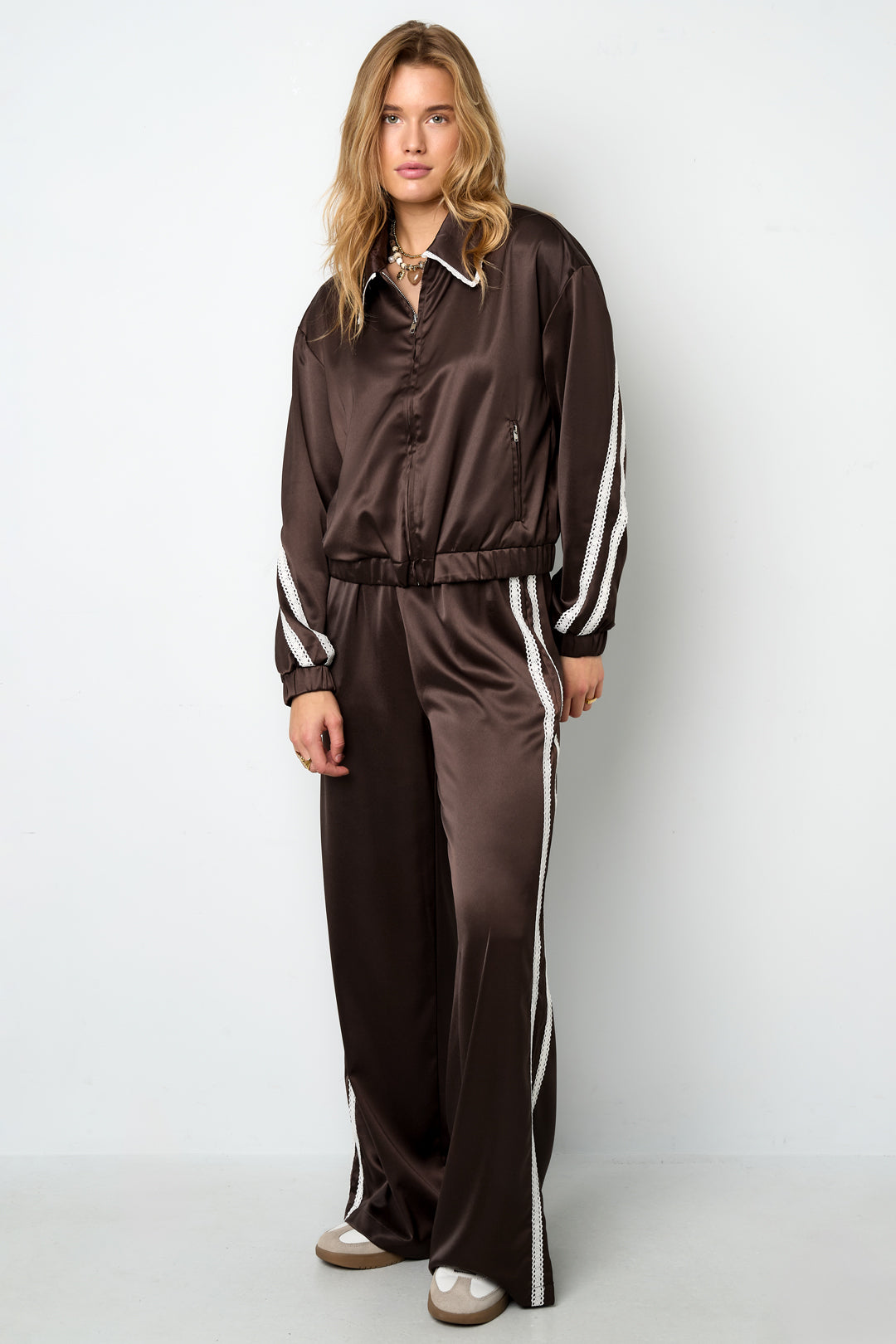 Gewebte Polyesterfaser Damenjacke Sportlich Farbkontrast 2-teiliges Set