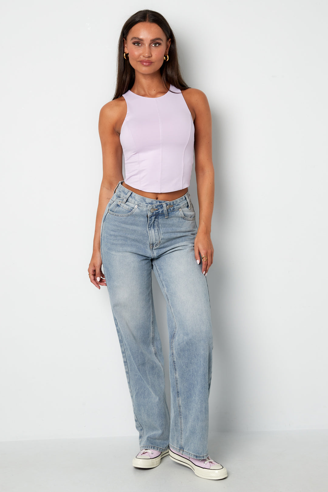 nylon-damen-oberteil-studioaufnahme