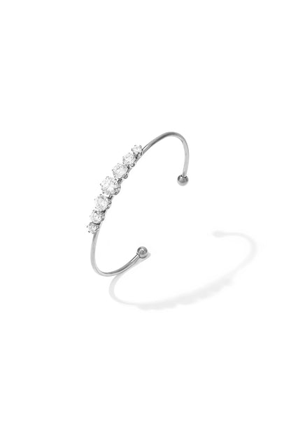 Armreifen aus Edelstahl, schlicht und elegant, aus der Serie „Damenschmuck“.