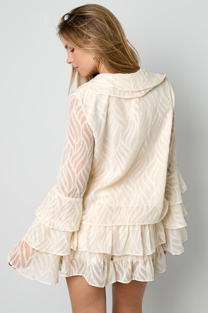 gewebte-polyesterfaser-damen-langarmshirt-fashion-shot-naturstil