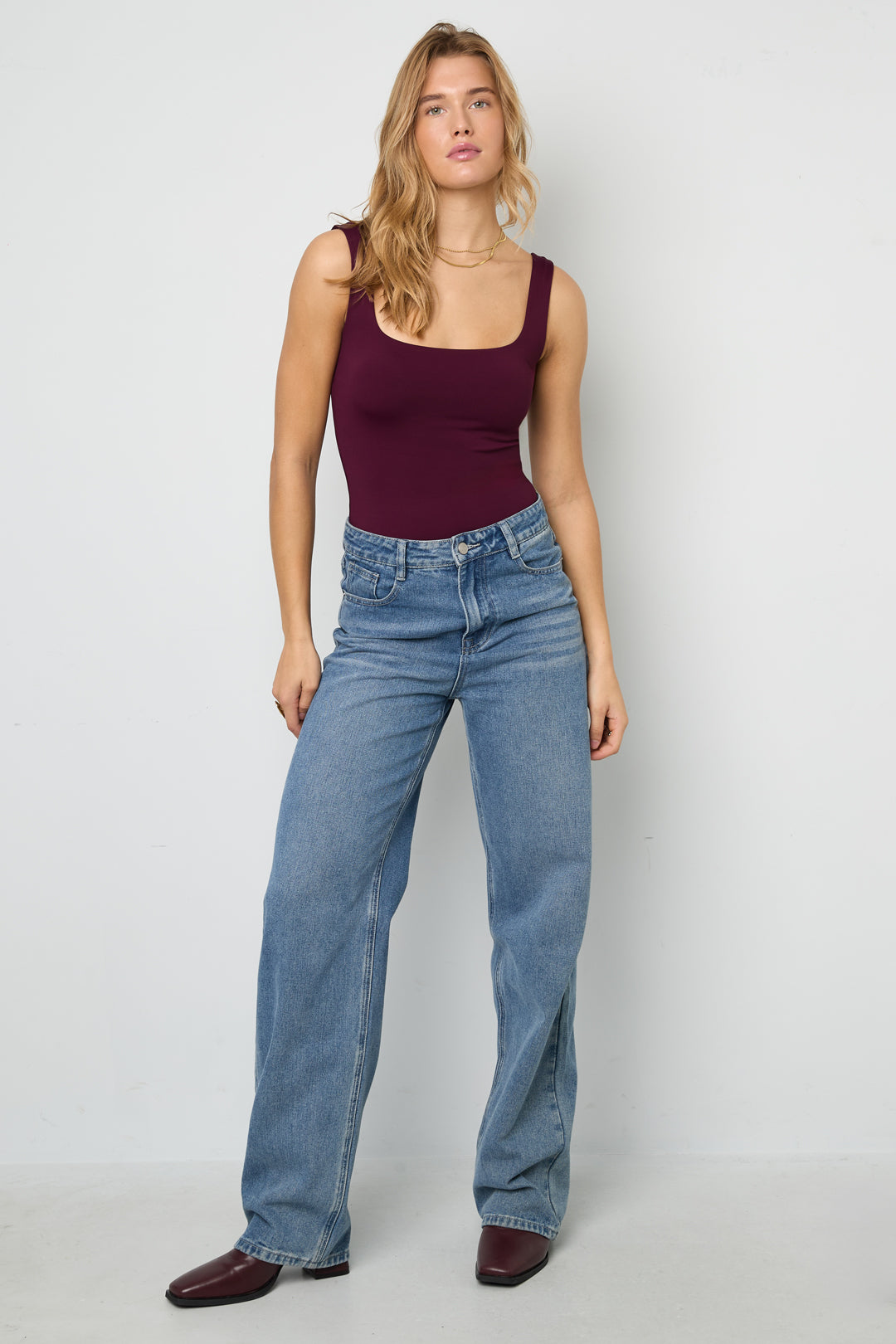 casual-outfit-mit-basic-oberteil