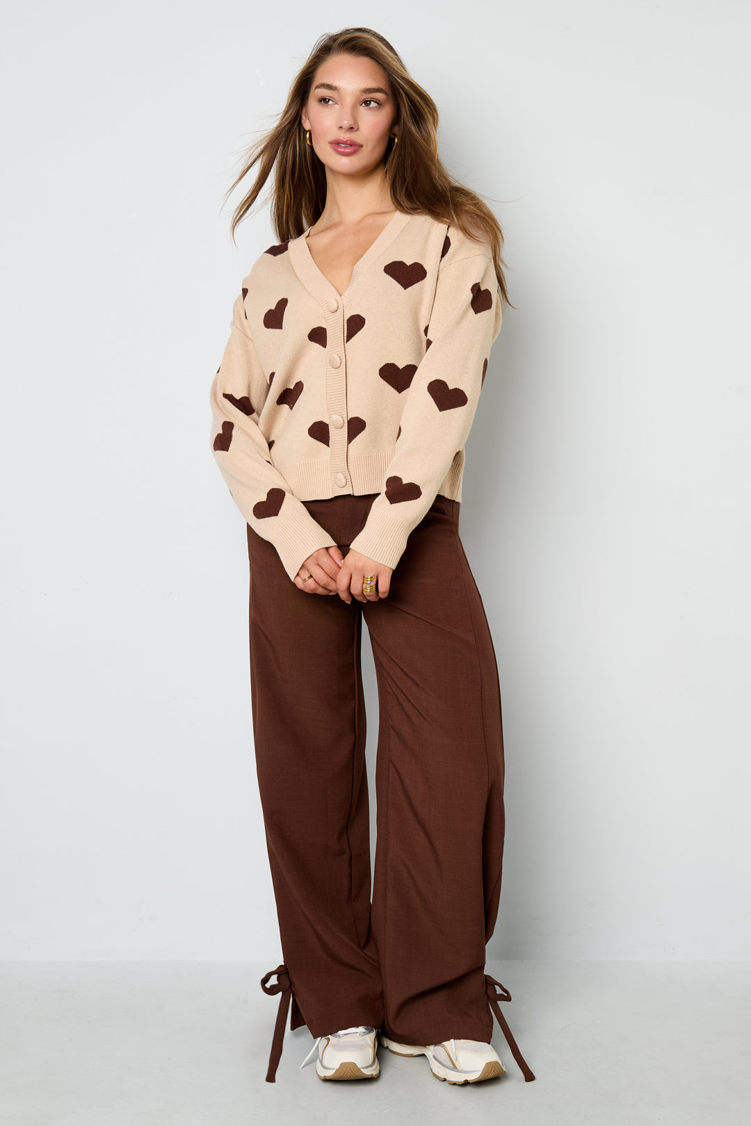 casual-strickjacke-damen-herz-muster-alltag-mode-stylish
