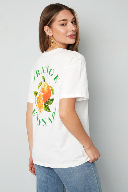 casual-botanisches-damen-t-shirt-outfit