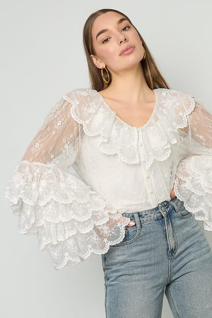 chic-damen-outfit-mit-bluse
