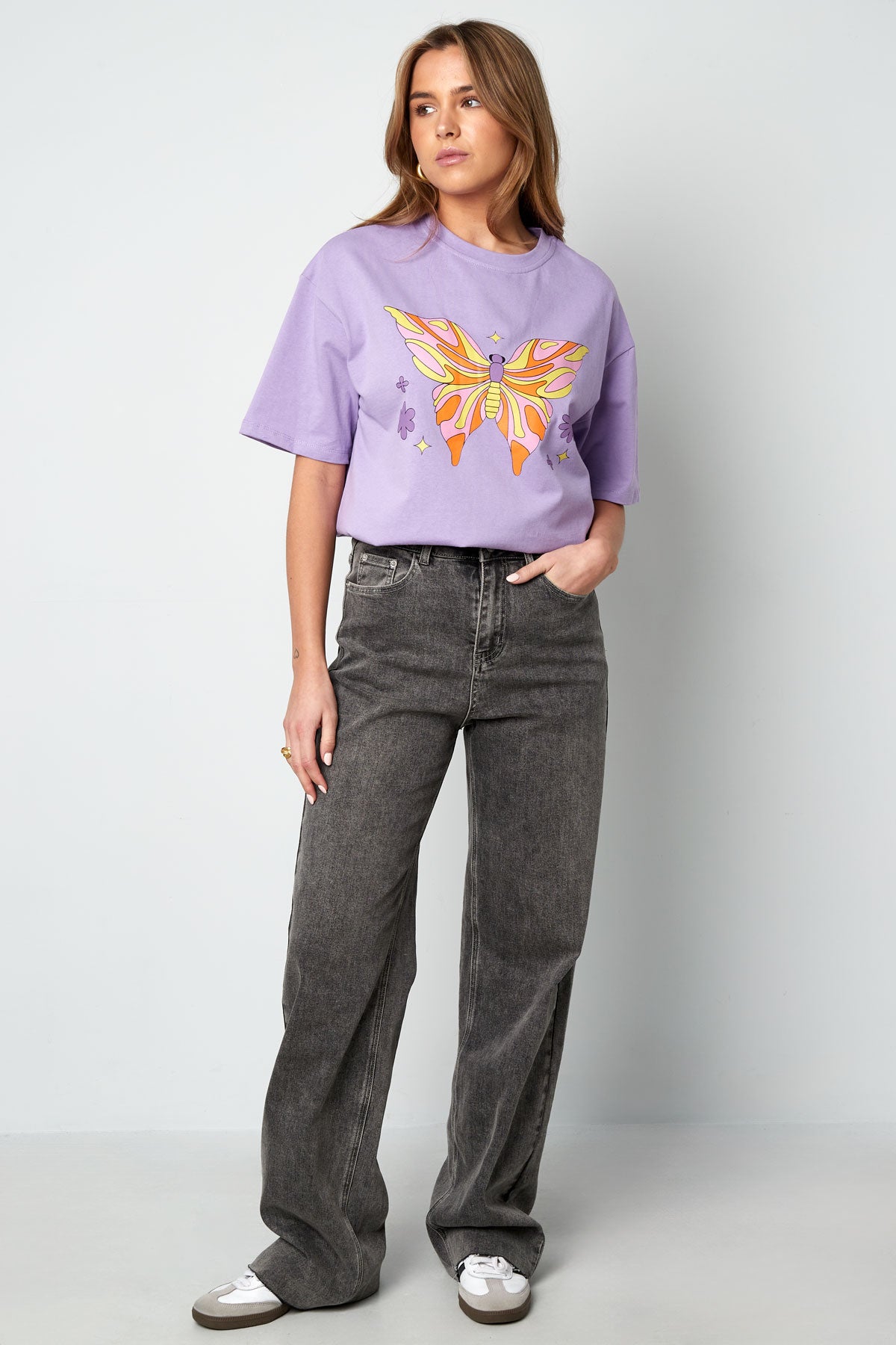 baumwolle-damen-oversized-tshirt-am-model