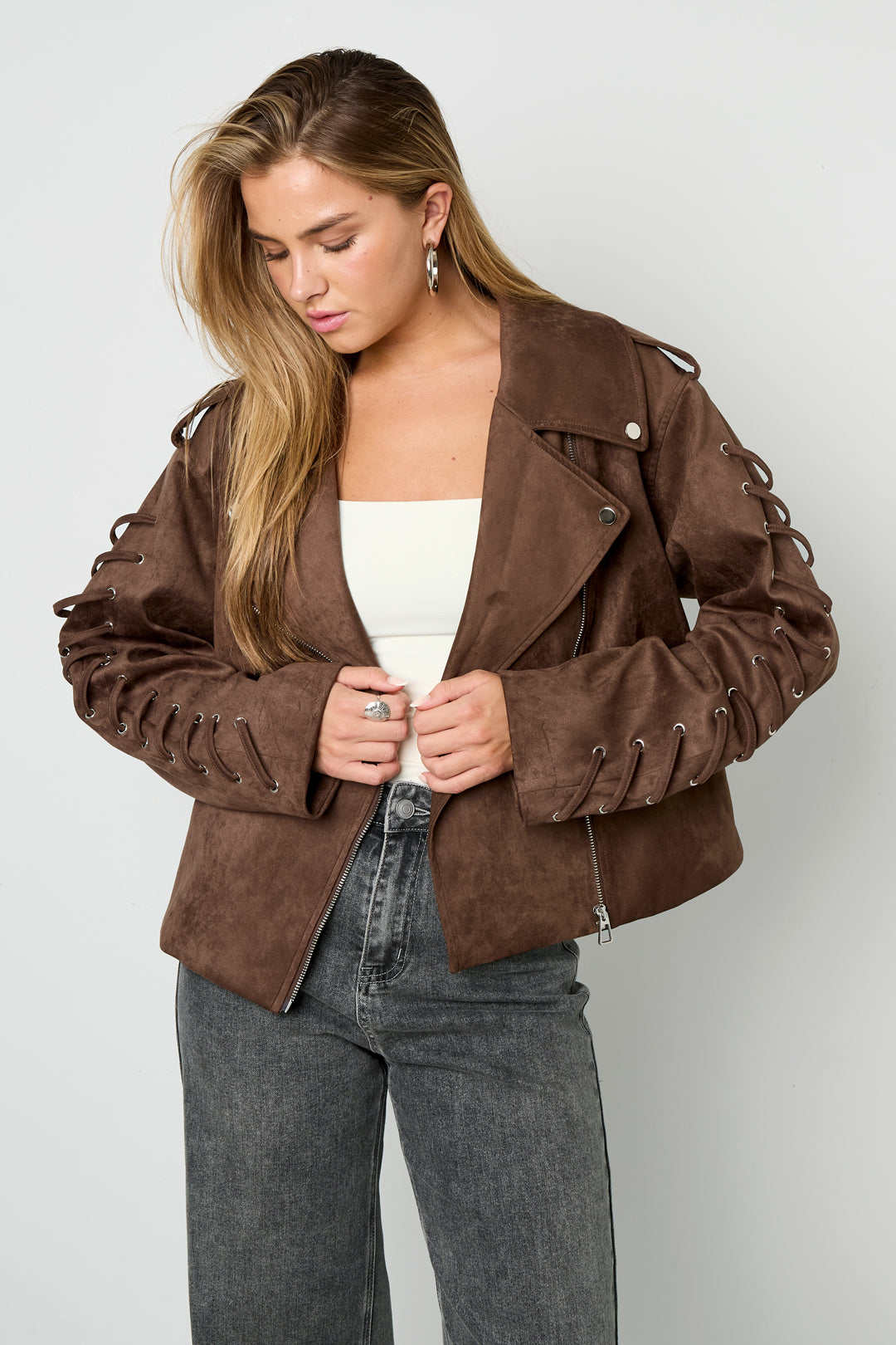webstoff-damenjacke-detailaufnahme-design