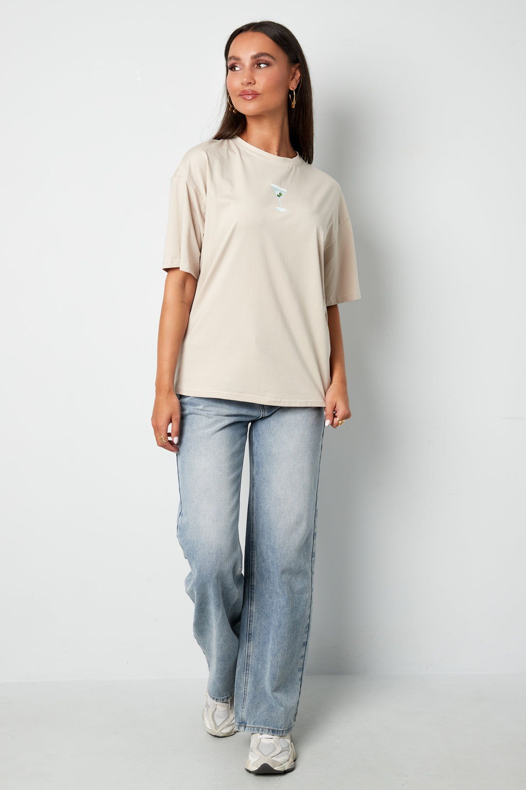 gestricktes-damen-t-shirt-material-detailaufnahme