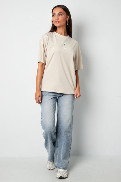 gestricktes-damen-t-shirt-material-detailaufnahme