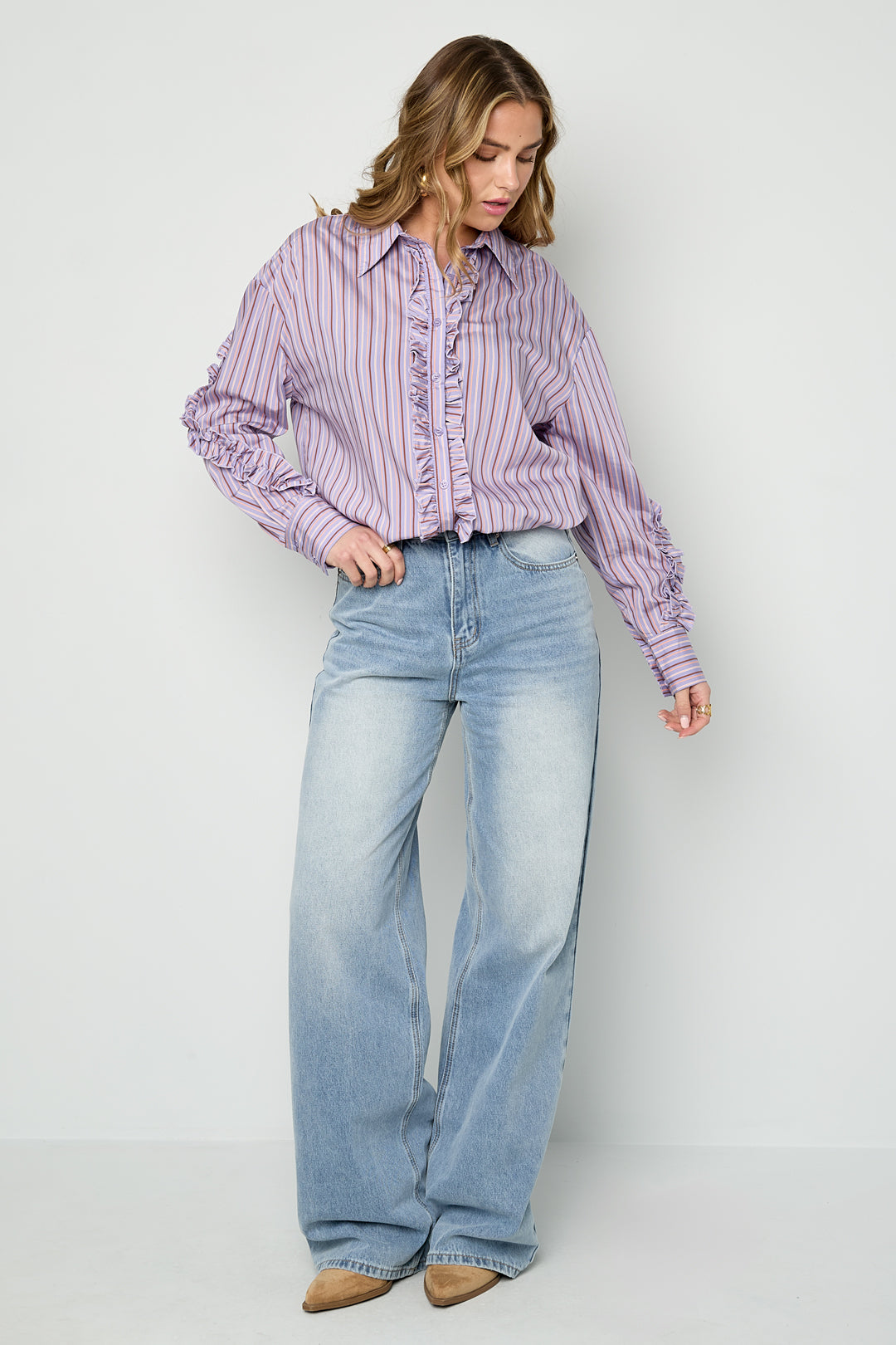rueschen-bluse-detailaufnahme-stoff