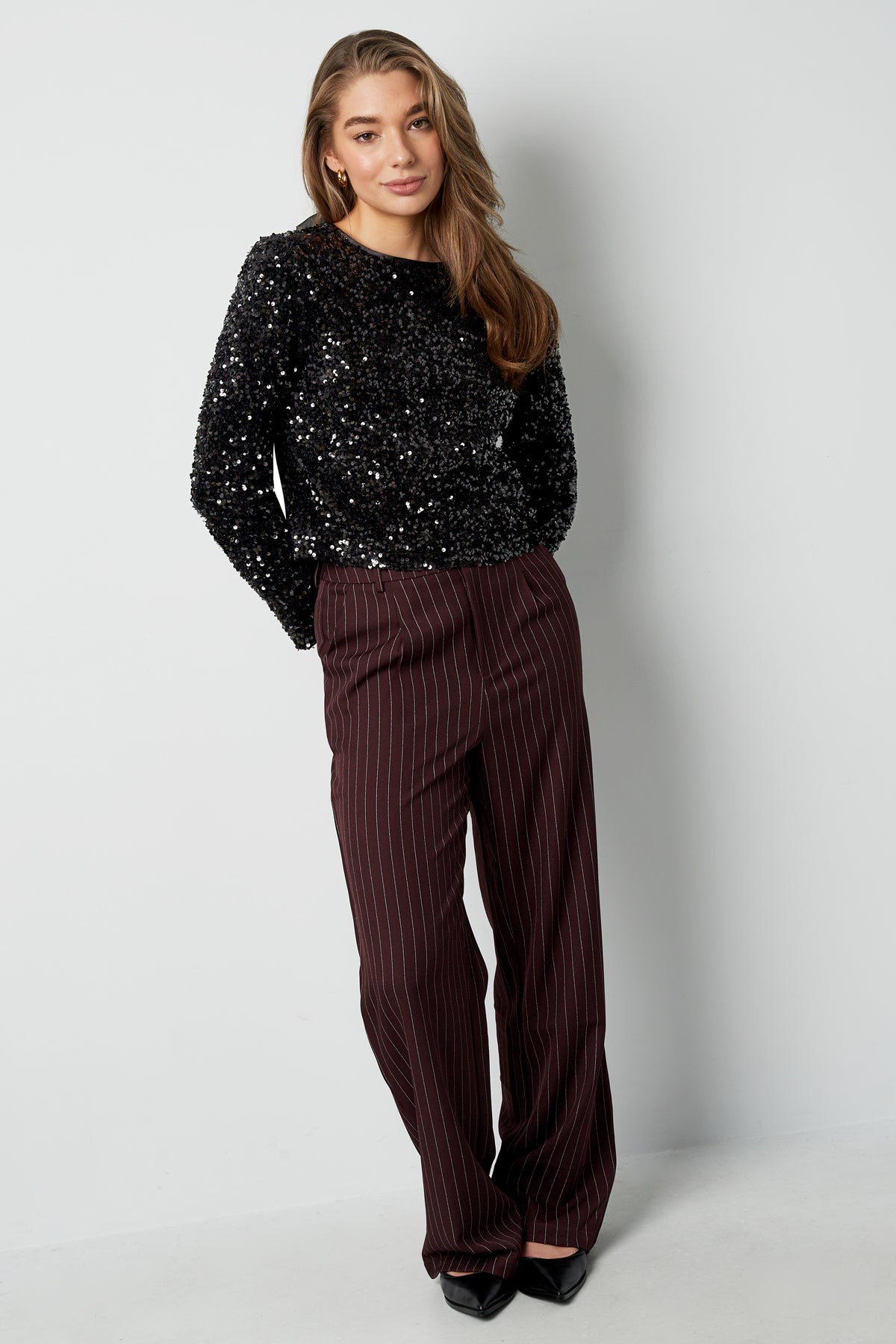 polyester-langarm-oberteil-outfit-idee-chic-look
