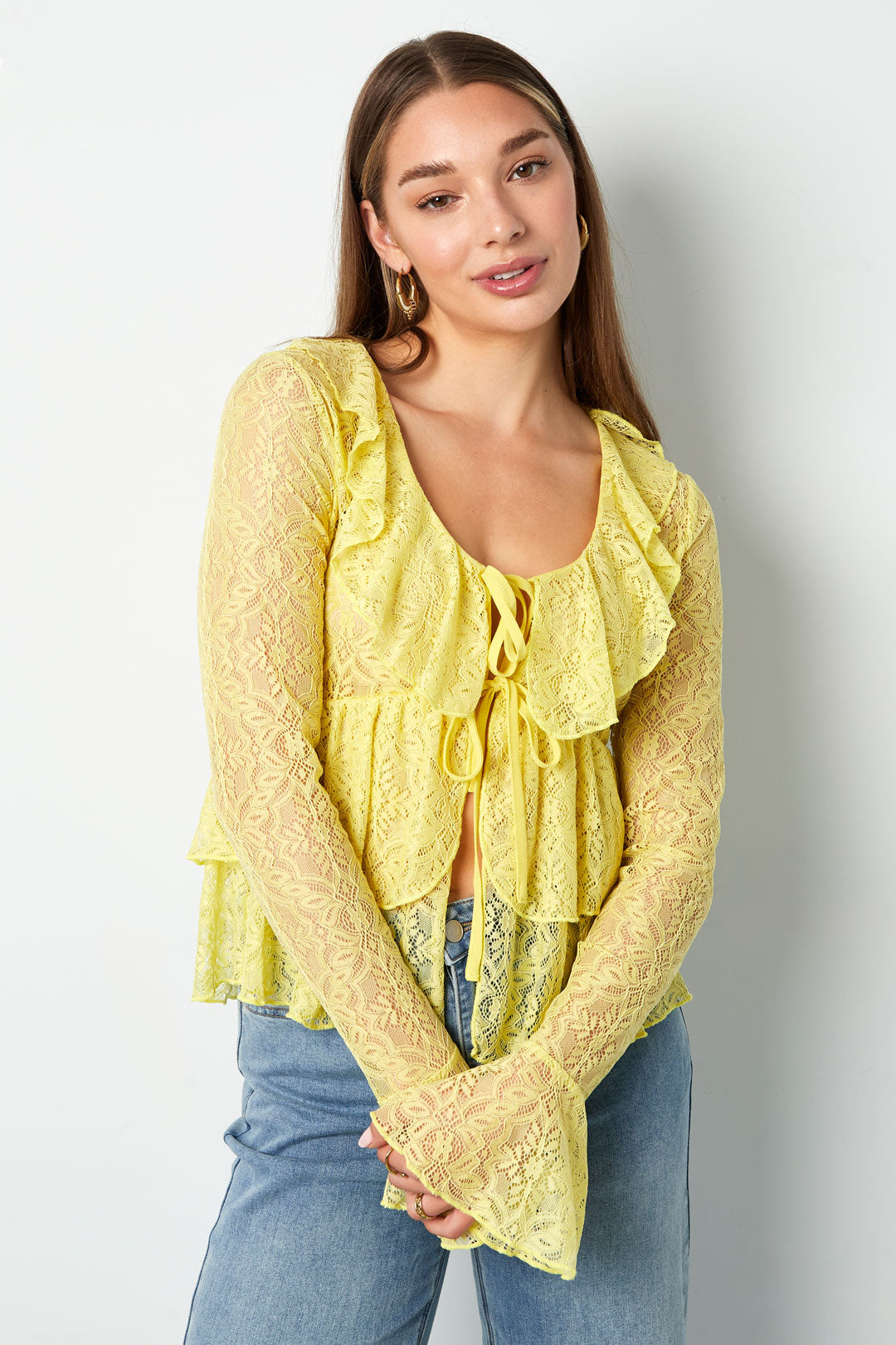 gewebte-spitze-damen-oberteil-outfit-idee-chic-look