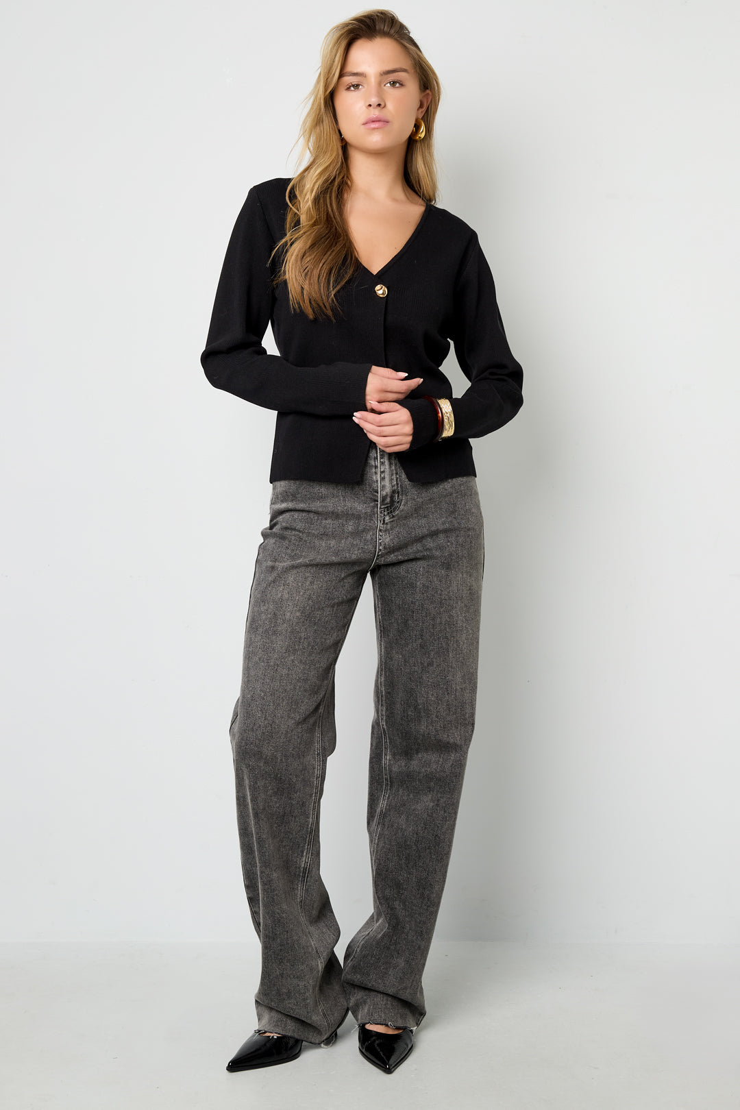eleganter-viskose-cardigan-damen-alltag-mode-clean-fashion