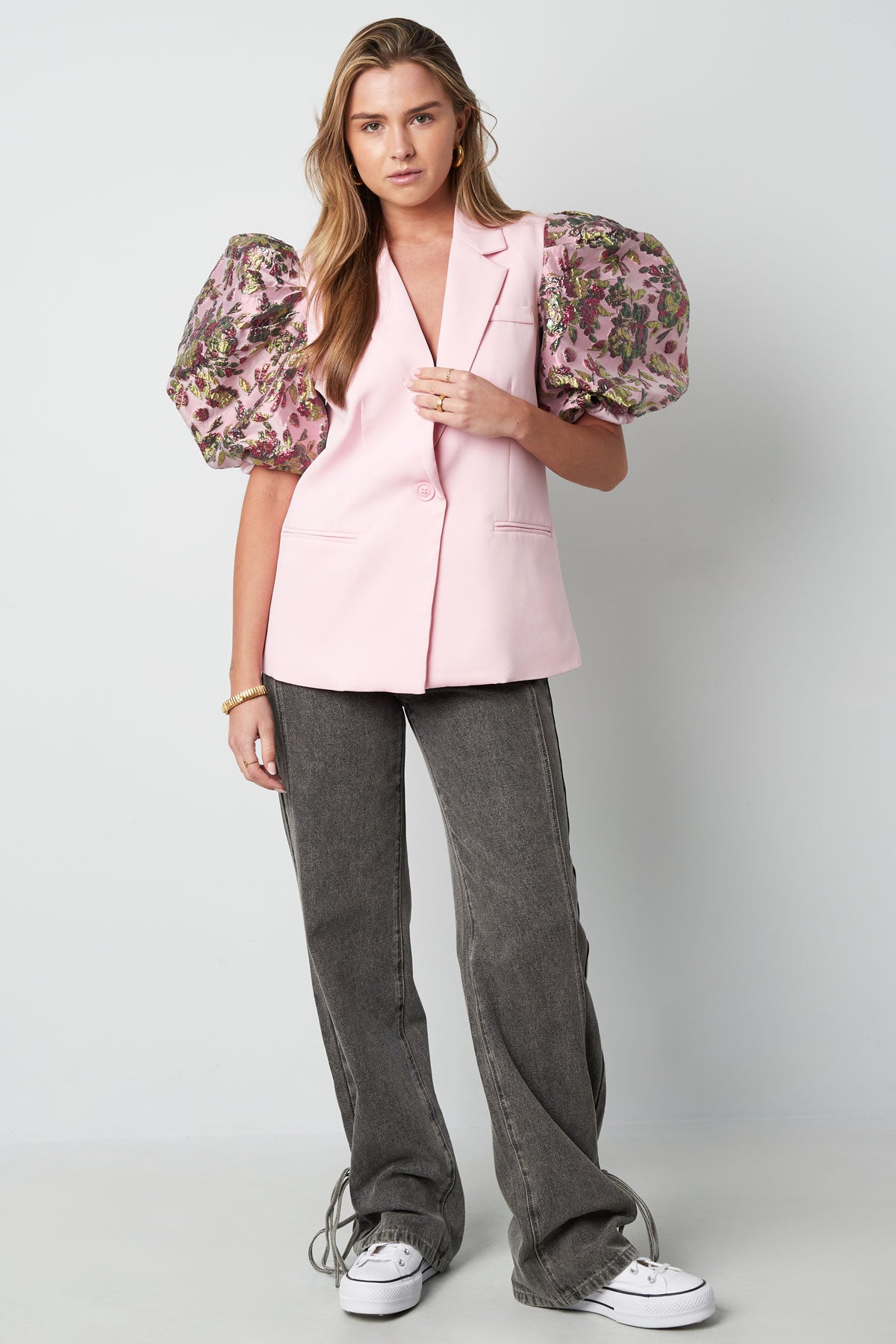eleganter-zweiteiler-damen-am-model