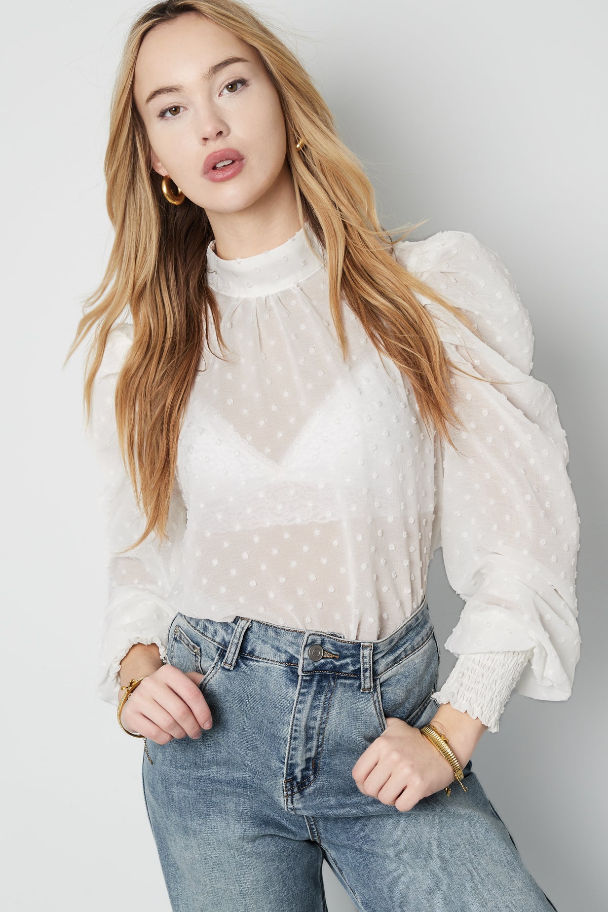 elegantes-damen-top-puffaermel-hoher-kragen-mode-fashion-look