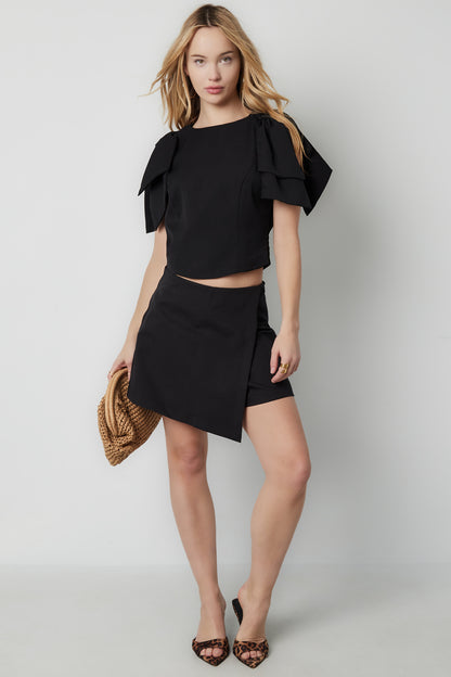 elegantes-kurzarm-top-damen-rueschen-design-sommer-fashion-look